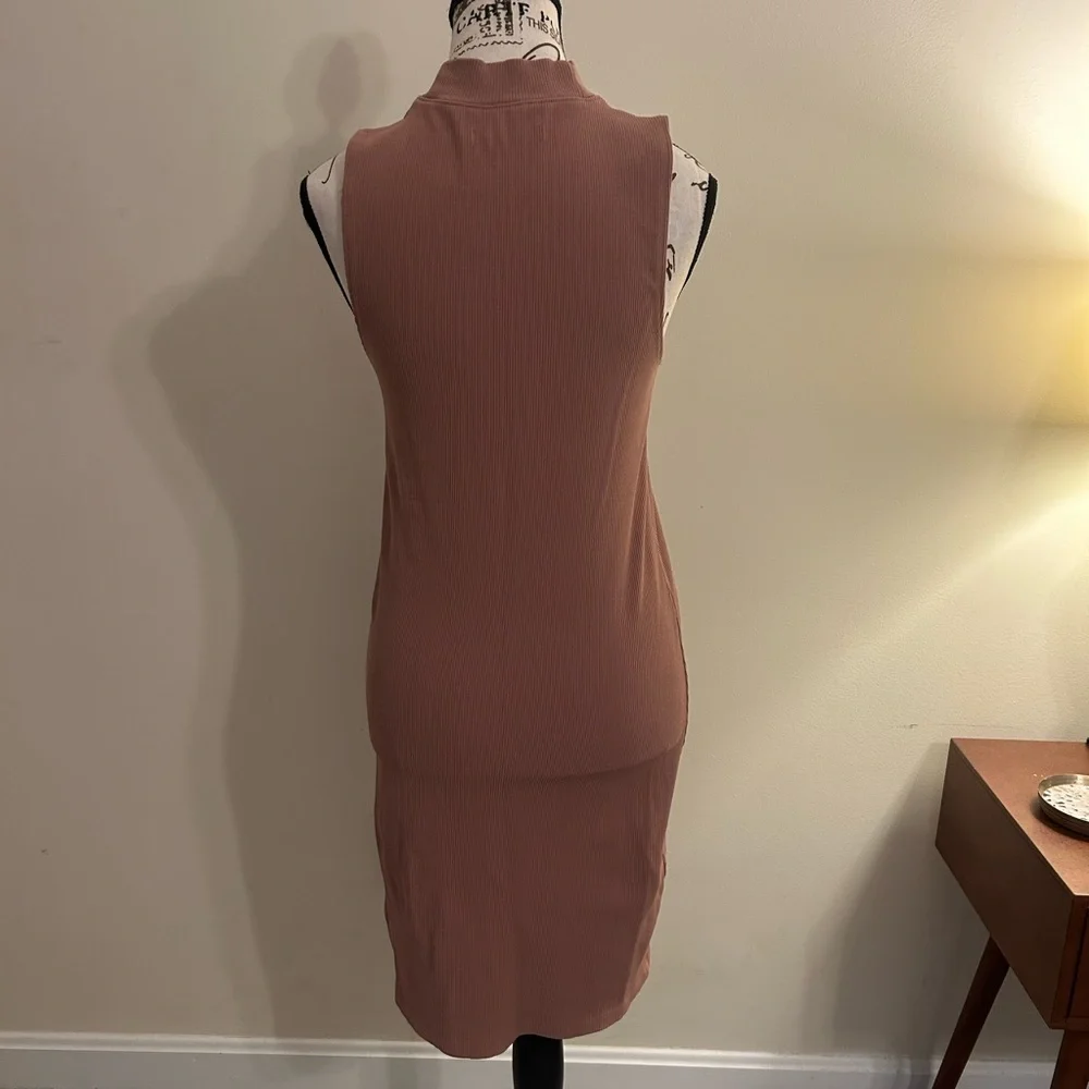 Abercrombie & Fitch Sleeveless Tan Midi Dress - Picture 2 of 3